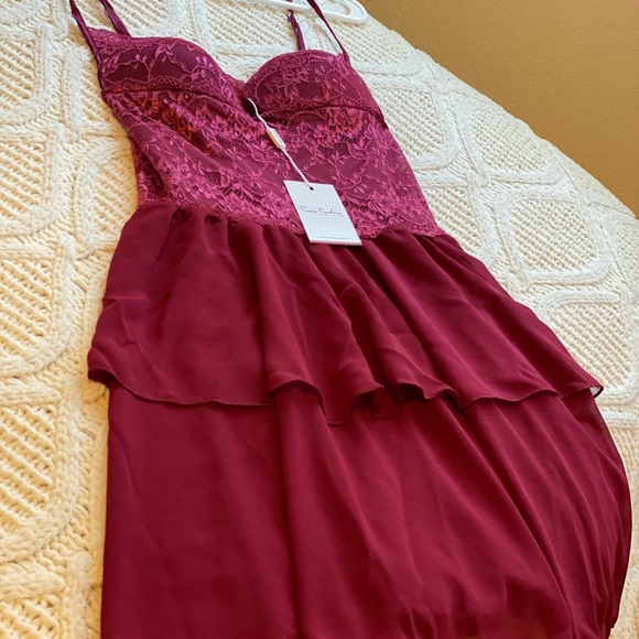 NWT Short Red Dress with Lace 😍 - Picture 4 of 5